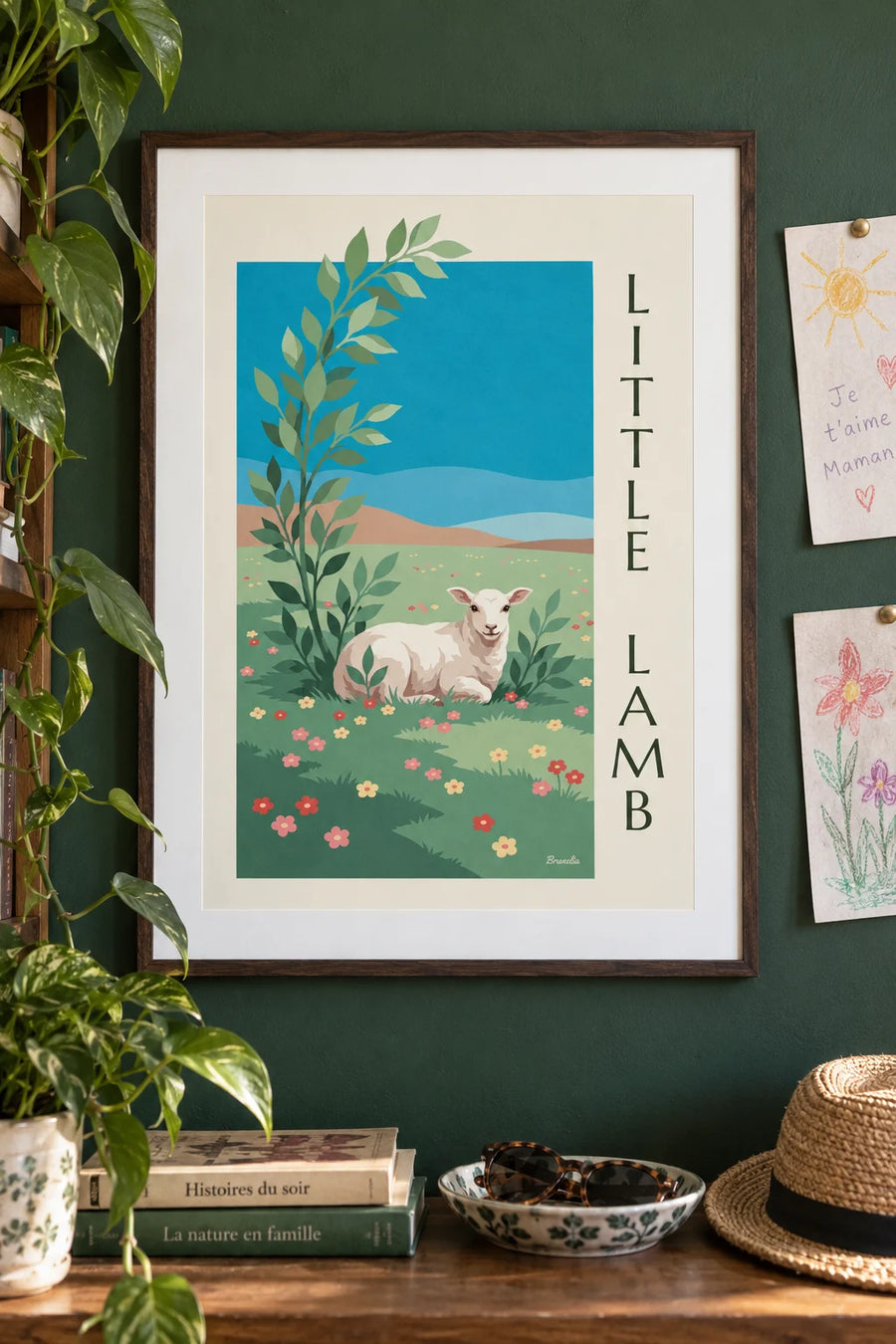 Affiche petit agneau blanc dans une prairie fleurie : encadrée au mur