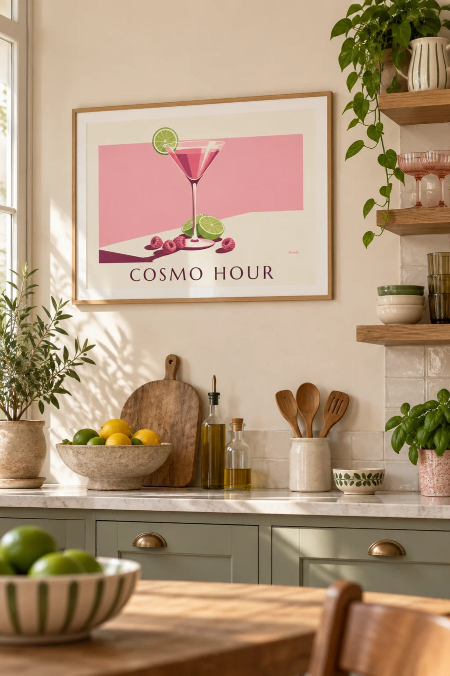 Affiche cocktail Cosmopolitan à la framboise et citron vert : encadrée au mur