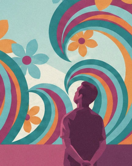Un homme de dos, mains jointes, face aux grandes vagues turquoise, orange et prune