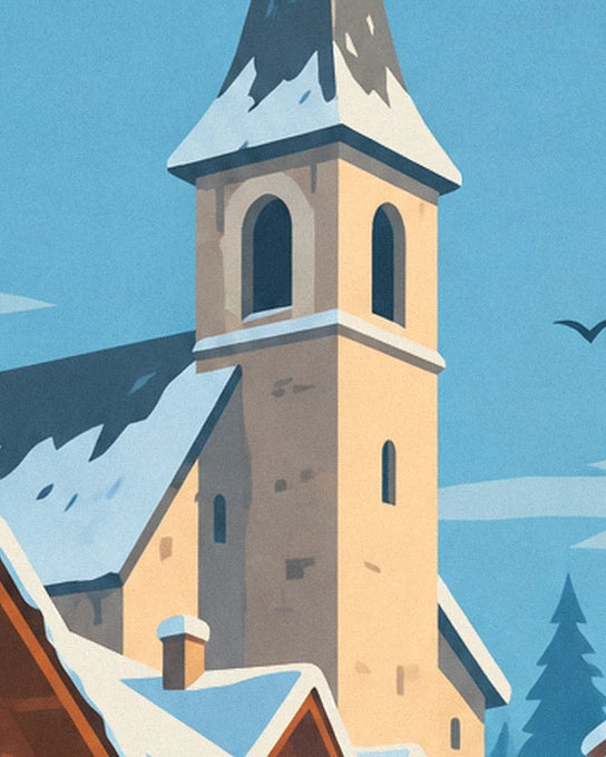 Le clocher de pierre ocre au toit enneigé, sous un ciel bleu