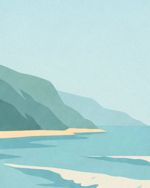 Les falaises aux nuances de bleu et la plage dorée bordant la mer turquoise