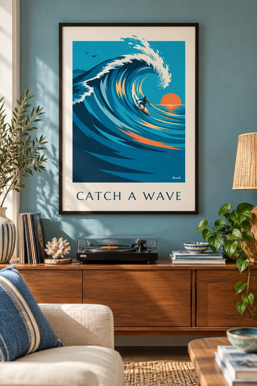 Affiche surfeur chevauchant une grande vague au soleil couchant : encadrée au mur