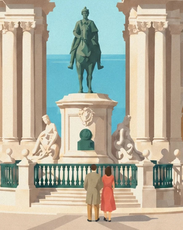 La statue équestre entre les colonnes, devant un couple et la balustrade verte