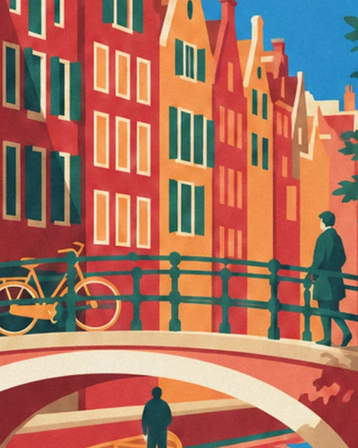 Vélo ocre contre la rambarde verte du pont, un passant en veste sombre et des façades orange