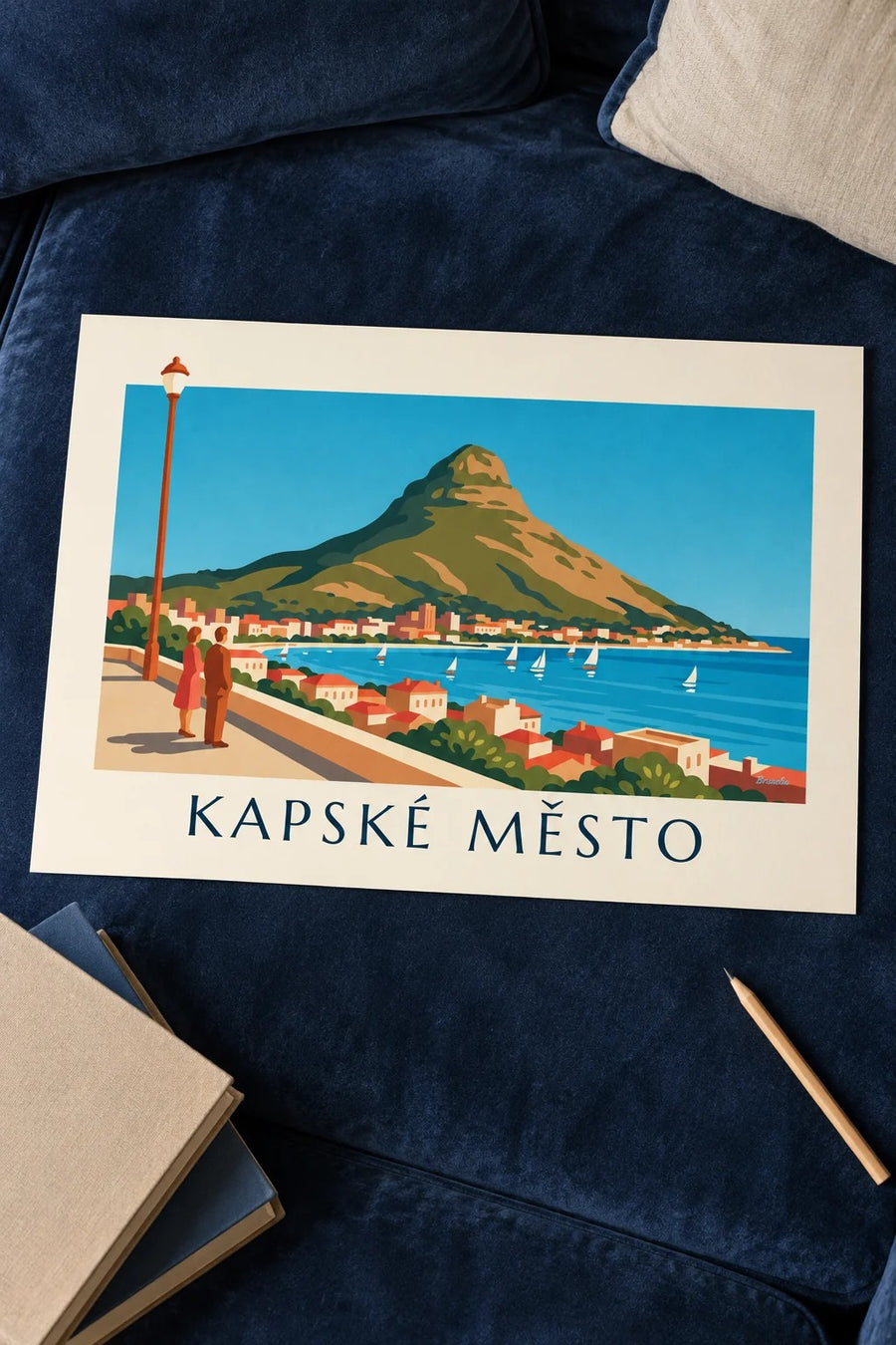 Plakát Kapské Město, Lion's Head a zátoka s plachetnicemi z promenády: malý formát A4 v rámu