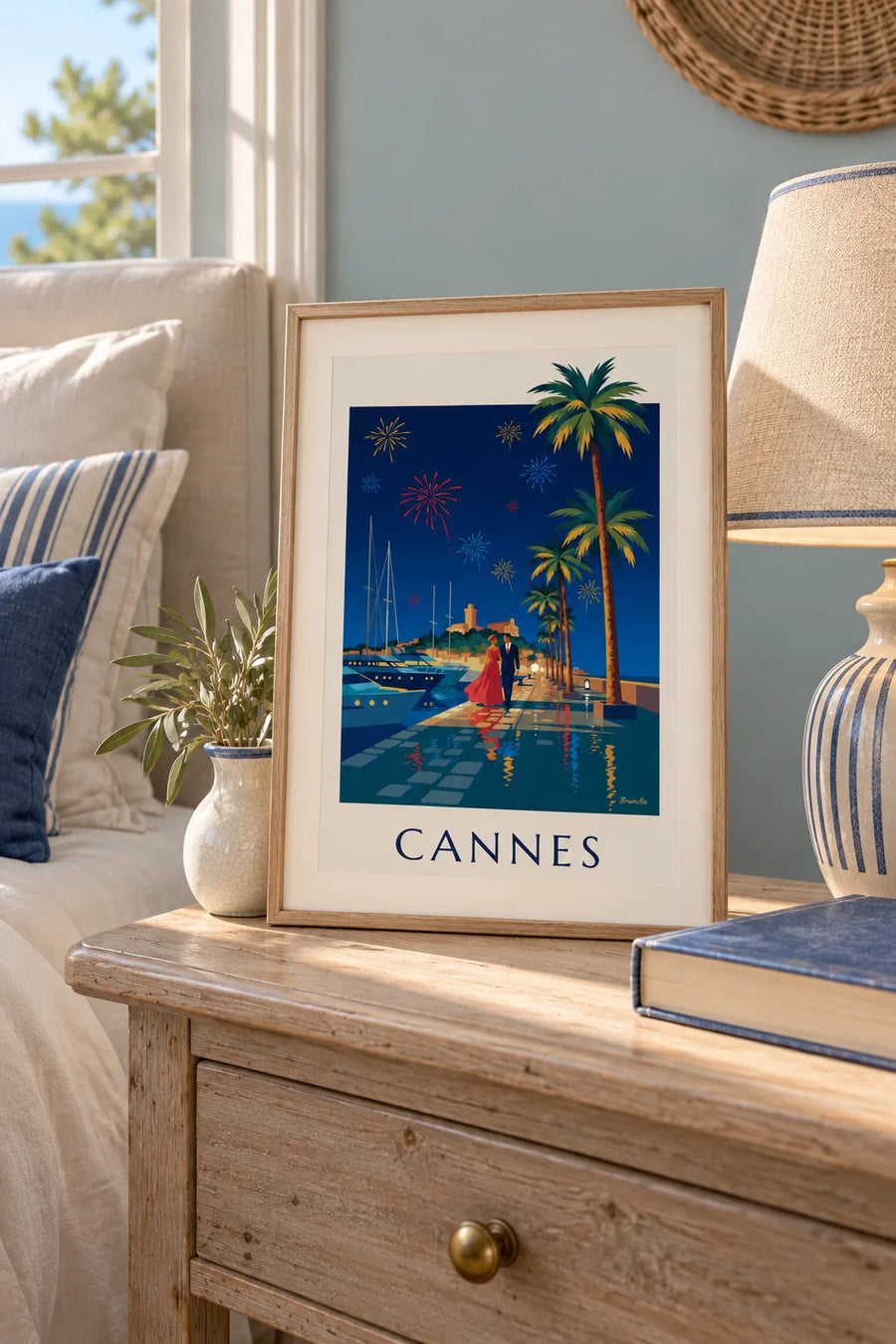 Plakát pár pod palmami v Cannes při večerním ohňostroji: malý formát A4 v rámu