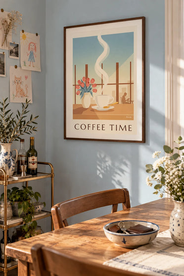 Affiche tasse de café fumante et fleurs près de la fenêtre : encadrée au mur
