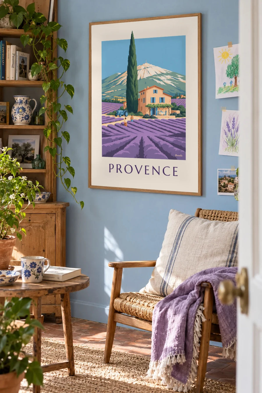 Plakát provensálský mas mezi levandulovými poli: zarámovaný na zdi