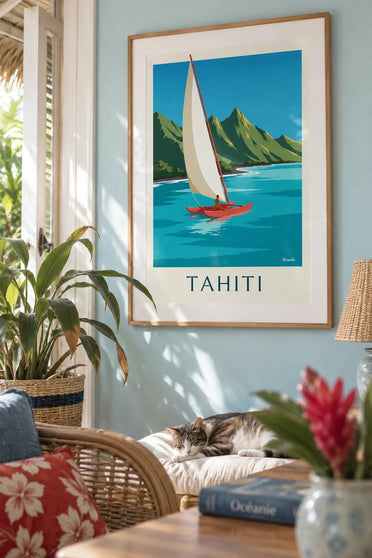 Plakát tahitské hory a plachetní pirogue v laguně: zarámovaný na zdi