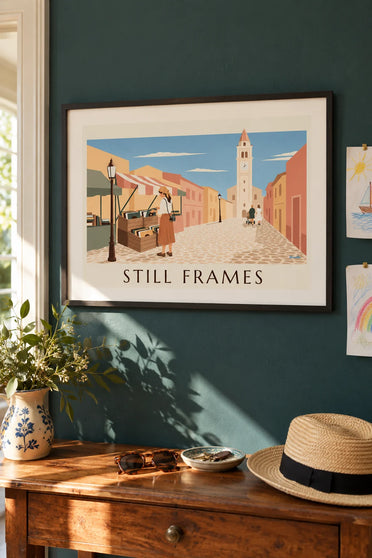 Affiche jeune femme et disques vinyles sur une brocante de village : encadrée au mur