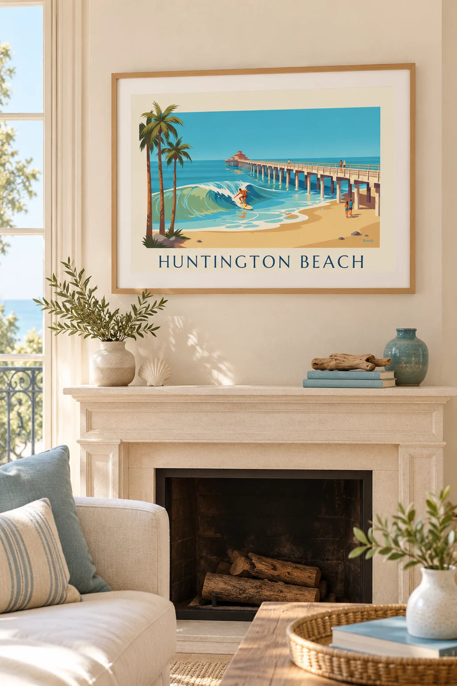 Plakát se surfařem pod molem v Huntington Beach v Kalifornii: plakát v rámu na zdi